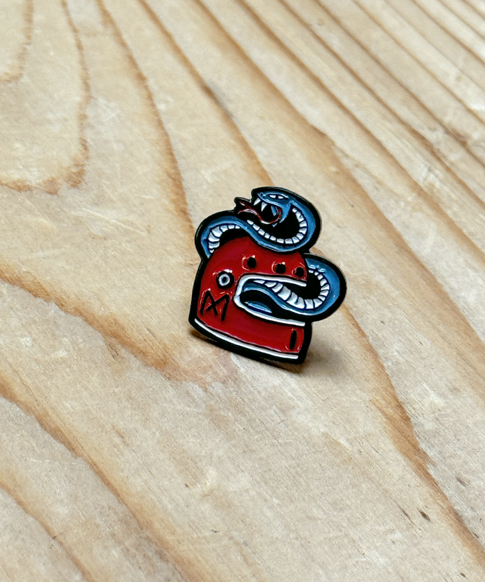 LAPEL PIN - Maria Helmet - Black Nickel